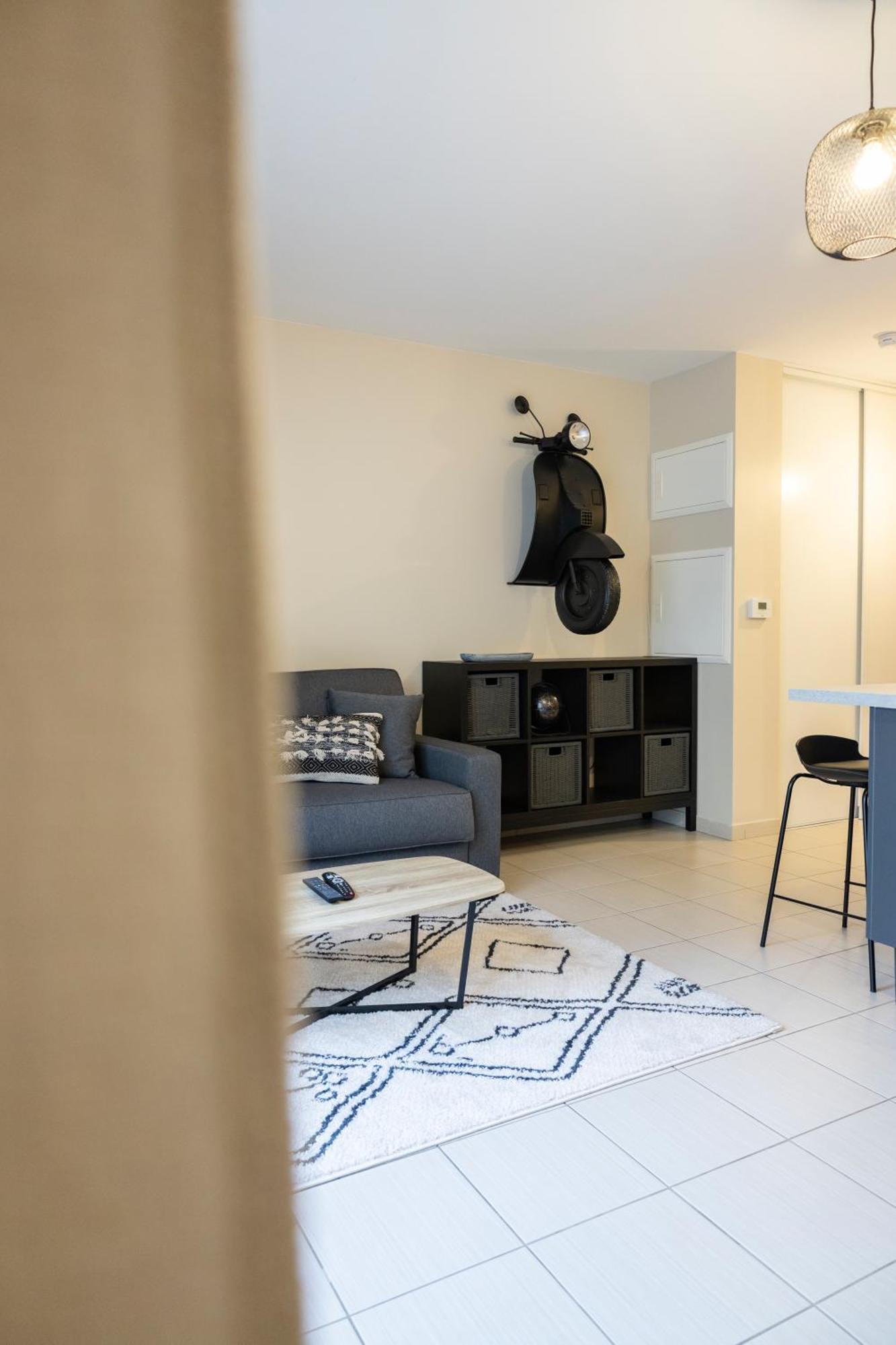 Charmant Studio En Residence Avec Parking Bussy-Saint-Georges Bagian luar foto