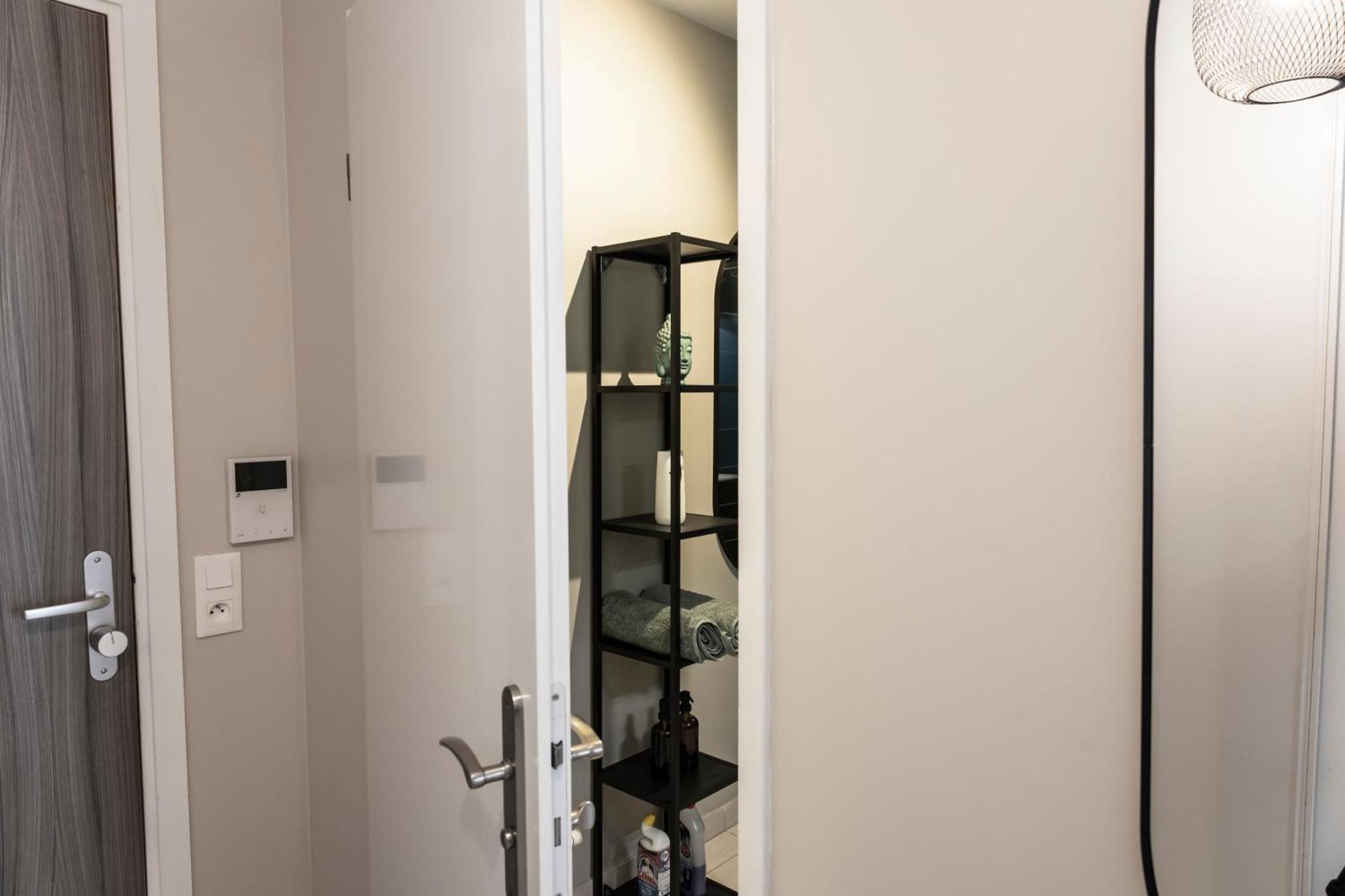 Charmant Studio En Residence Avec Parking Bussy-Saint-Georges Bagian luar foto