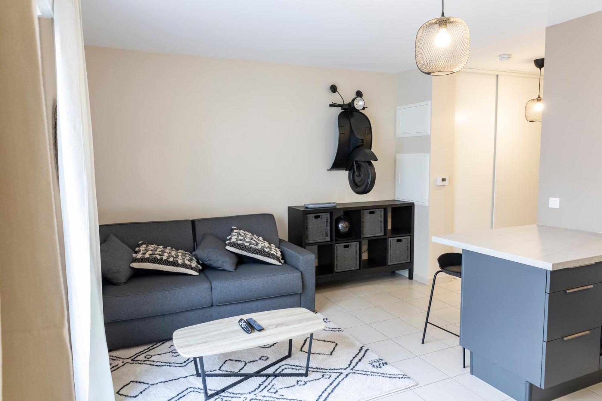 Charmant Studio En Residence Avec Parking Bussy-Saint-Georges Bagian luar foto